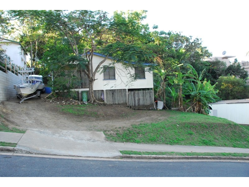 9 Begley Street, Airlie Beach QLD 4802