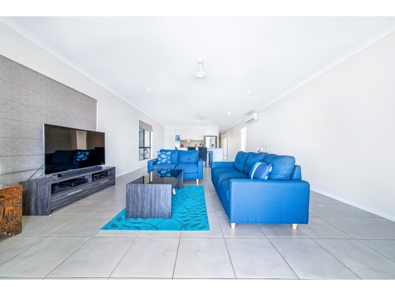 5 Twin Creek Court, Cannonvale QLD 4802