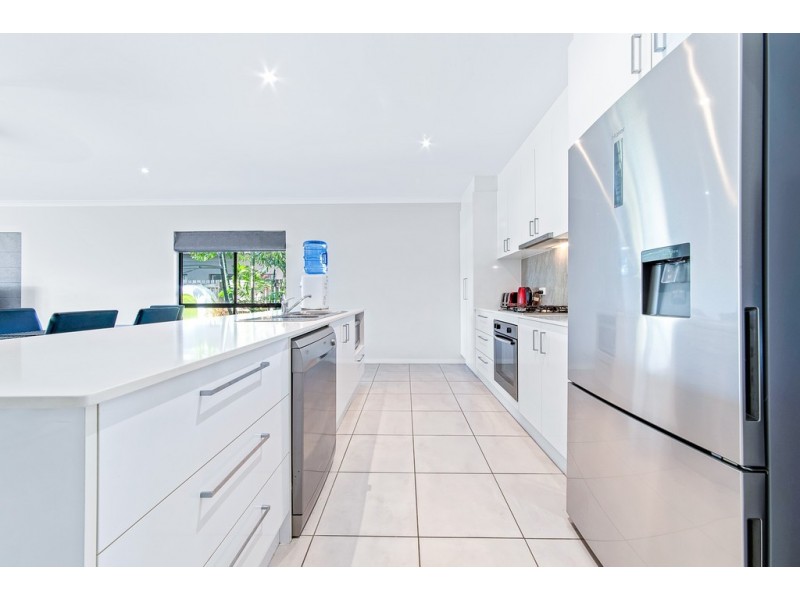 5 Twin Creek Court, Cannonvale QLD 4802