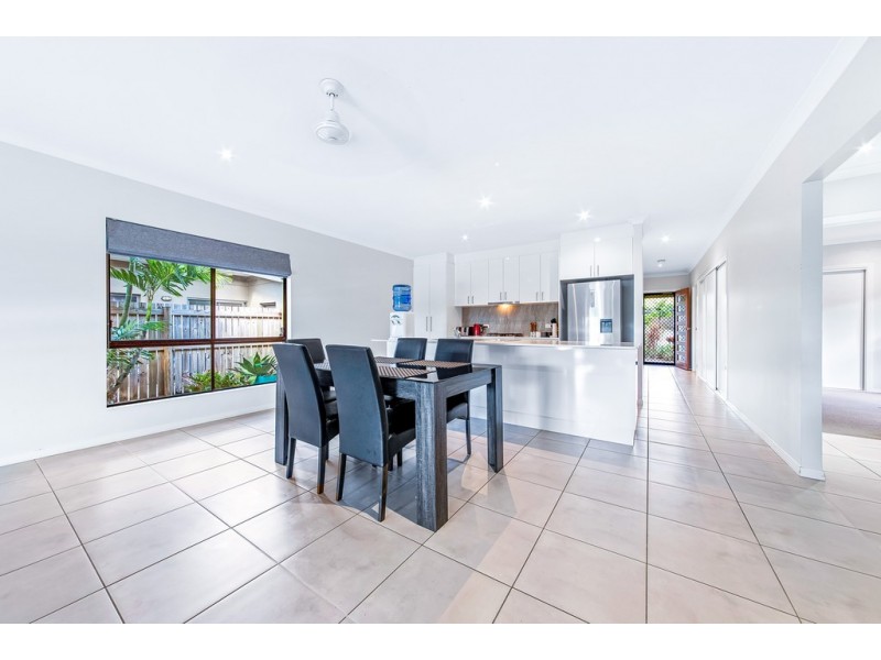 5 Twin Creek Court, Cannonvale QLD 4802