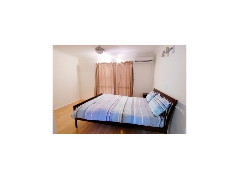 2/9 Pleasant Drive, Cannonvale QLD 4802