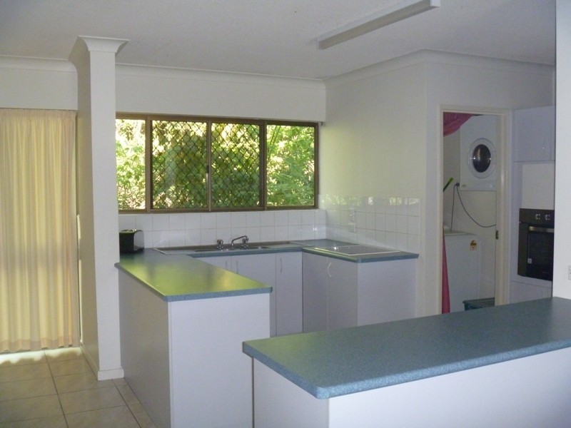 110/2 Eshleby Drive, Cannonvale QLD 4802