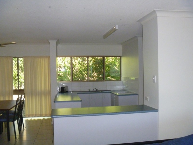 110/2 Eshleby Drive, Cannonvale QLD 4802