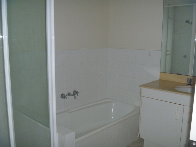 110/2 Eshleby Drive, Cannonvale QLD 4802