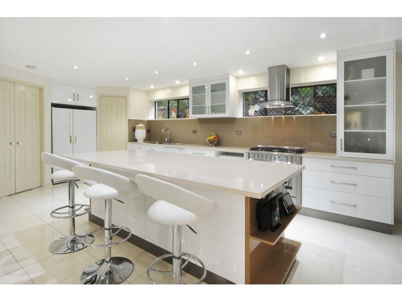 27 Manooka Drive, Cannonvale QLD 4802