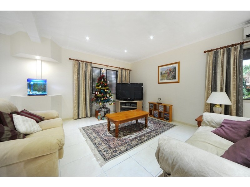 27 Manooka Drive, Cannonvale QLD 4802
