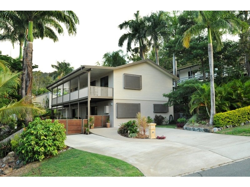 27 Manooka Drive, Cannonvale QLD 4802