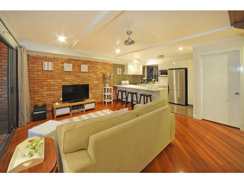 3/3 Beach Road, Cannonvale QLD 4802