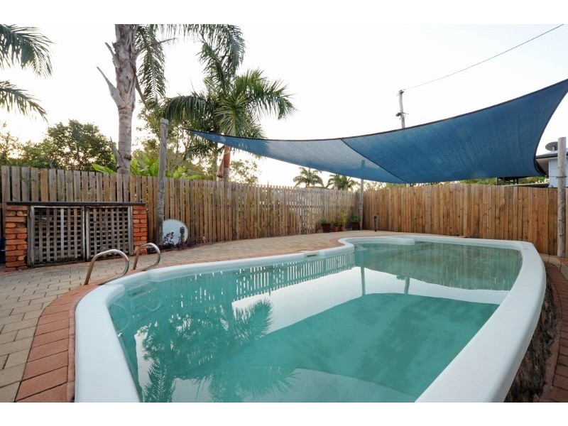 3/3 Beach Road, Cannonvale QLD 4802