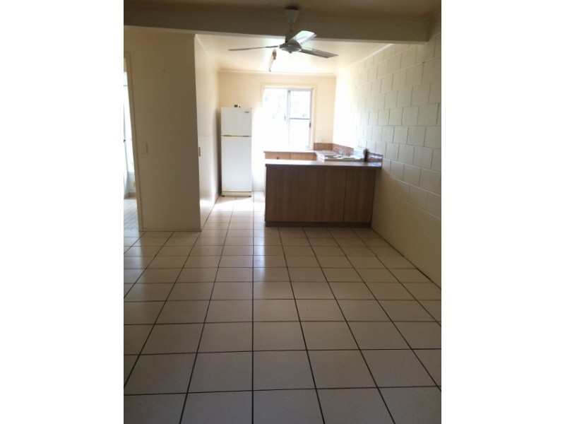13/6 St Martins Lane, Cannonvale QLD 4802
