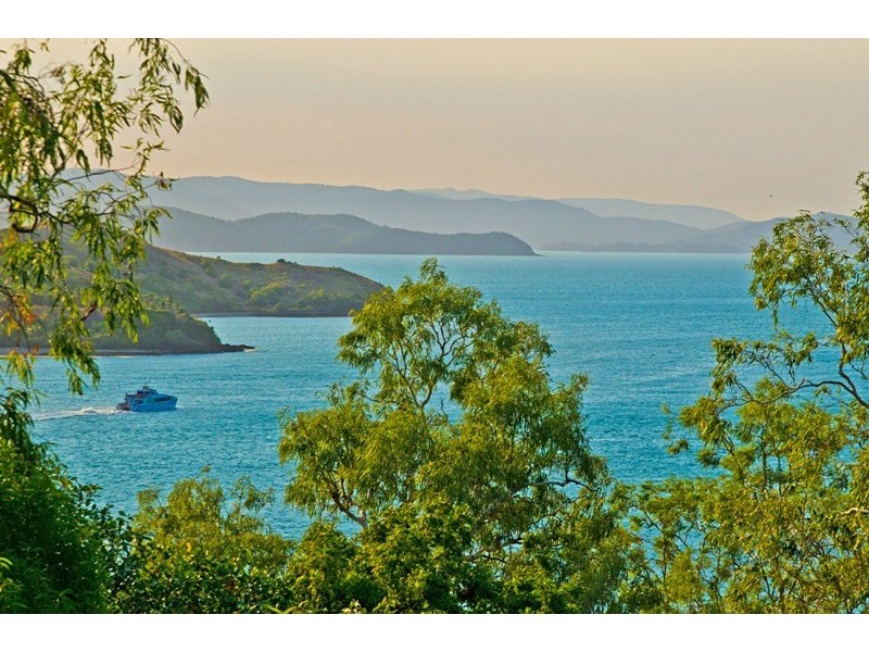 2 Compass Pt 4 Acacia Drive, Hamilton Island QLD 4803