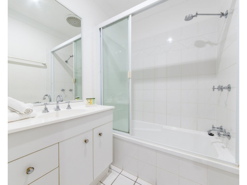 10/3 Banksia Court, Sunset Waters, Hamilton Island QLD 4803