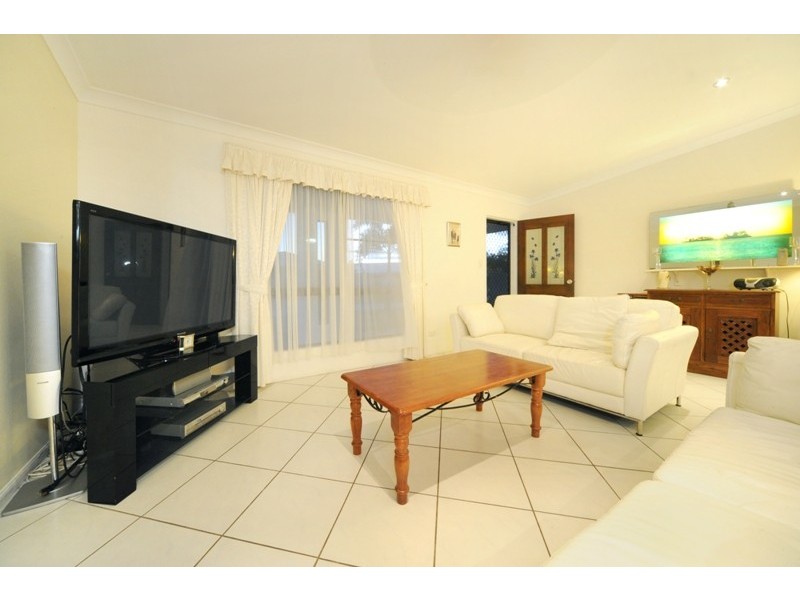 7 Shelley Close, Cannonvale QLD 4802
