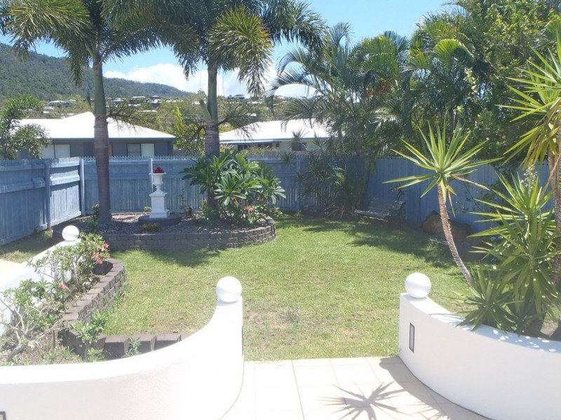 7 Shelley Close, Cannonvale QLD 4802