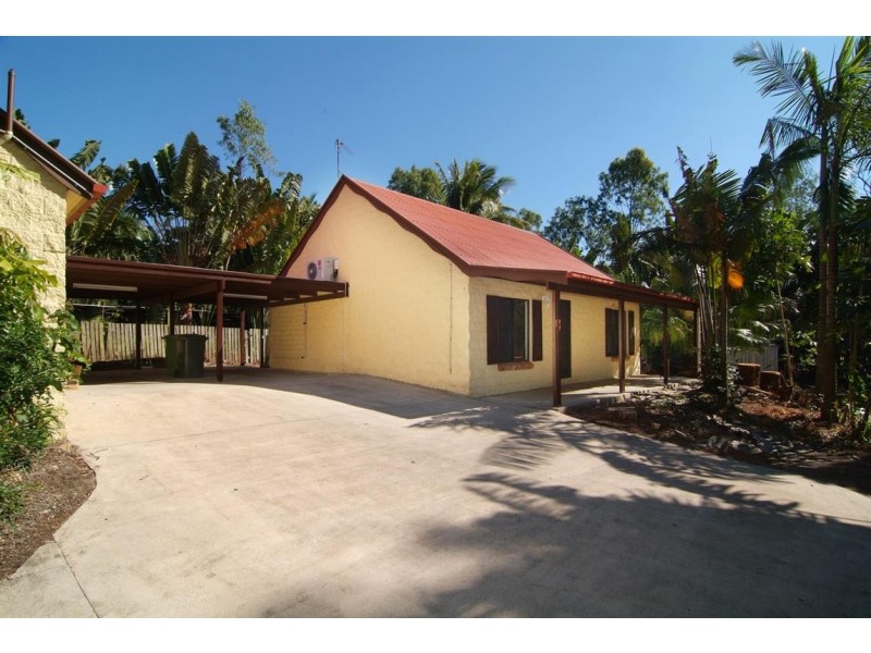 2/10 Iluka Street, Cannonvale QLD 4802