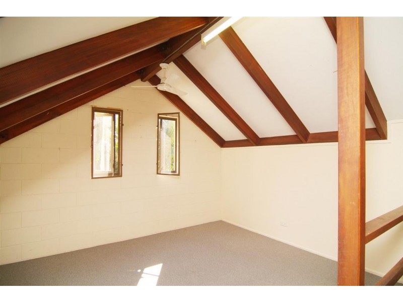 2/10 Iluka Street, Cannonvale QLD 4802