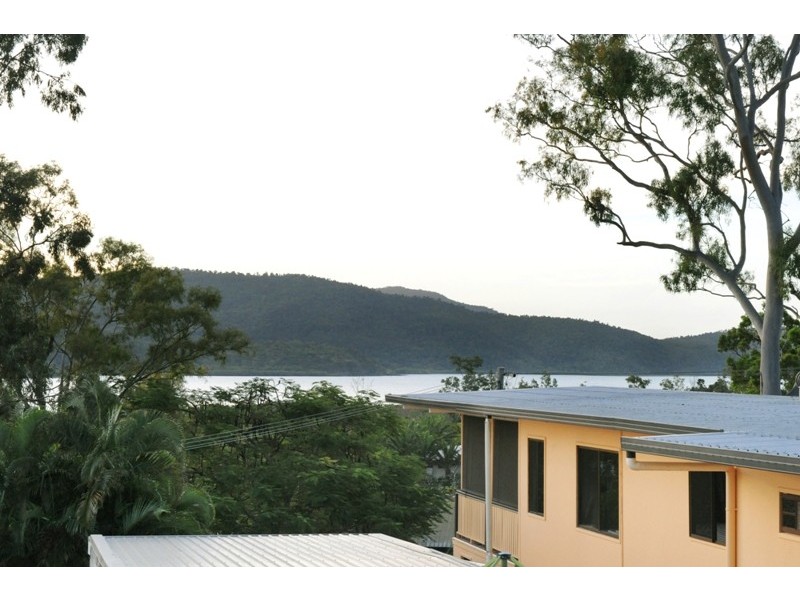 7 Adina Street, Cannonvale QLD 4802