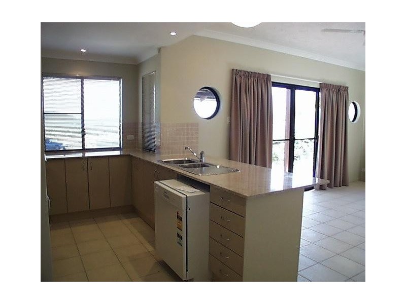 10/14 Altmann Avenue, Cannonvale QLD 4802