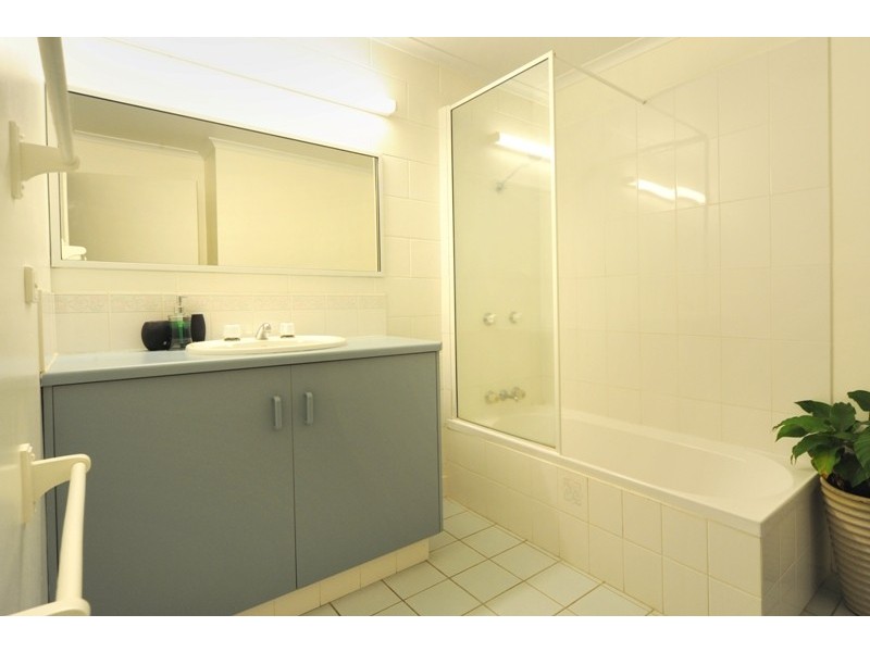 7/5 Coral Quays Eshelby Drive, Cannonvale QLD 4802