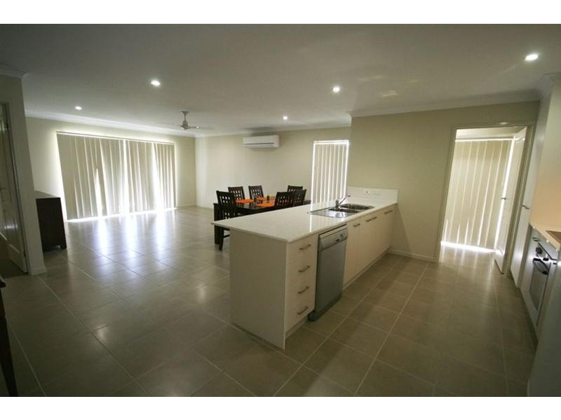 55 Parker Road, Cannonvale QLD 4802