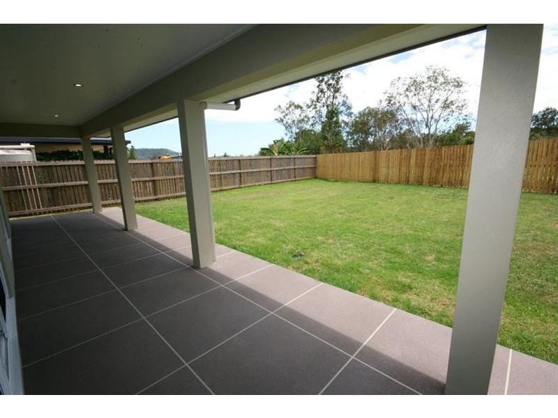 55 Parker Road, Cannonvale QLD 4802