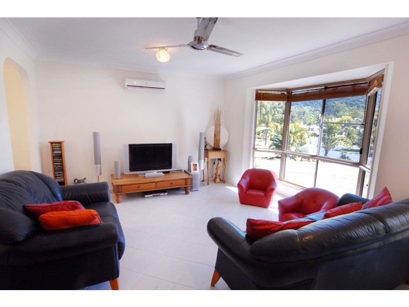 18 Kingfisher Terrace, Jubilee Pocket QLD 4802