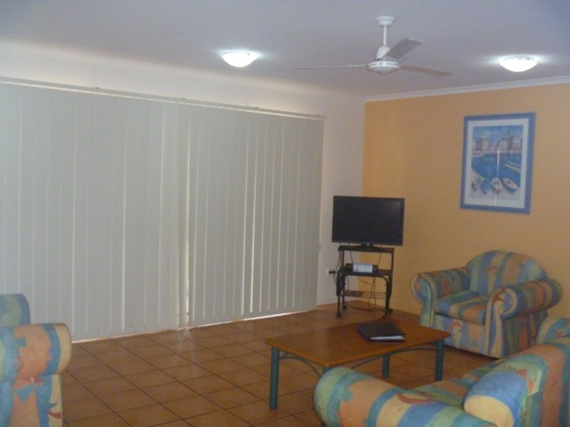 20/24 Beach Road, Cannonvale QLD 4802