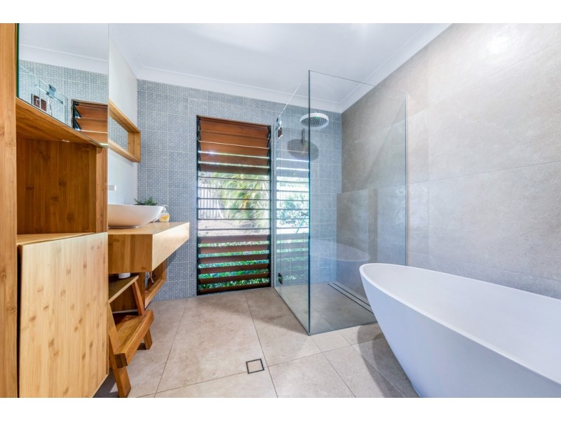 18 Wills Court, Cannonvale QLD 4802