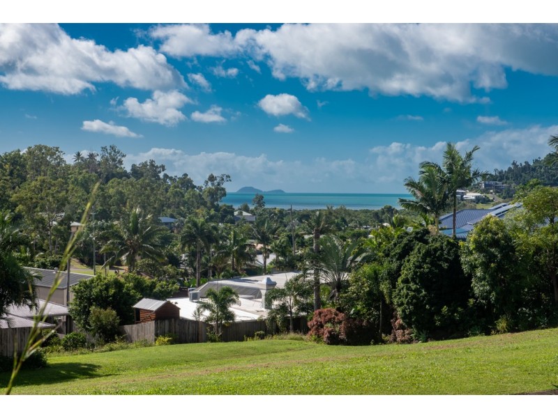 18 Wills Court, Cannonvale QLD 4802