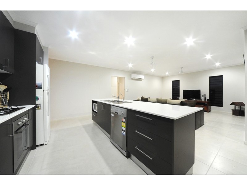 2 Jonquill Court, Cannonvale QLD 4802