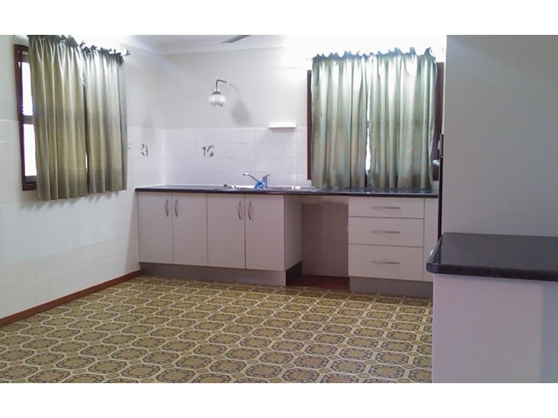 6 Pleasant Drive, Cannonvale QLD 4802