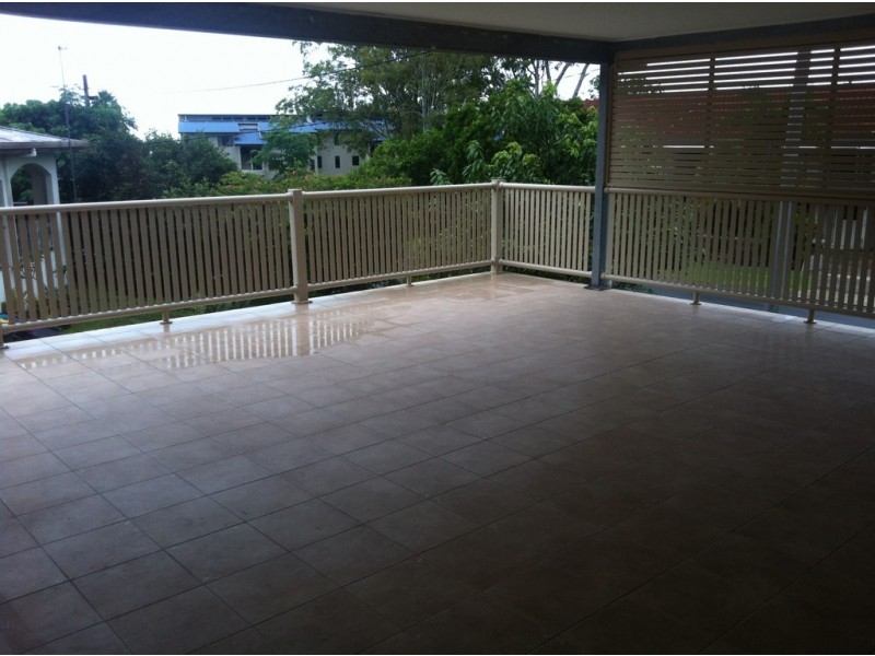 6 Pleasant Drive, Cannonvale QLD 4802