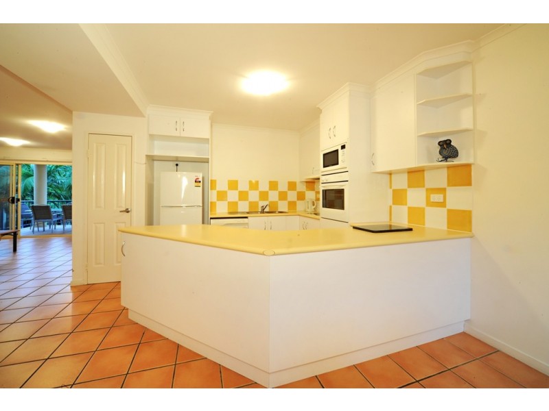 22/24 Beach Road, Cannonvale QLD 4802