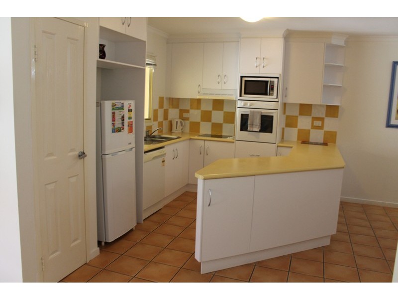 5/24 Beach Road, Cannonvale QLD 4802