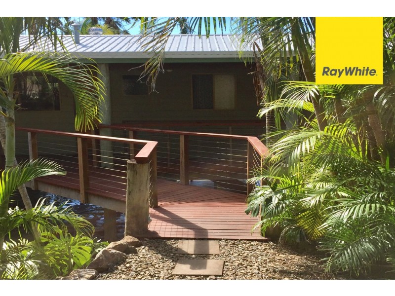 6 Country Road, Cannonvale QLD 4802