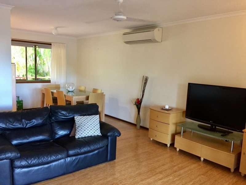 6 Country Road, Cannonvale QLD 4802