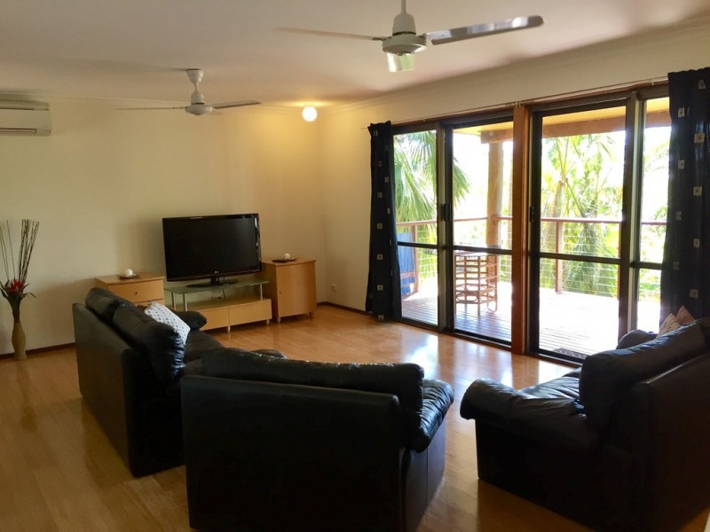 6 Country Road, Cannonvale QLD 4802