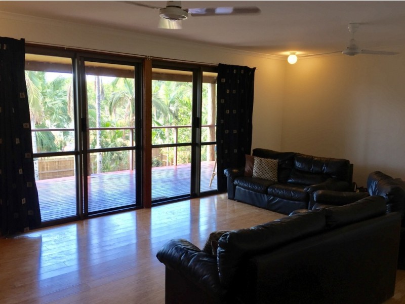6 Country Road, Cannonvale QLD 4802