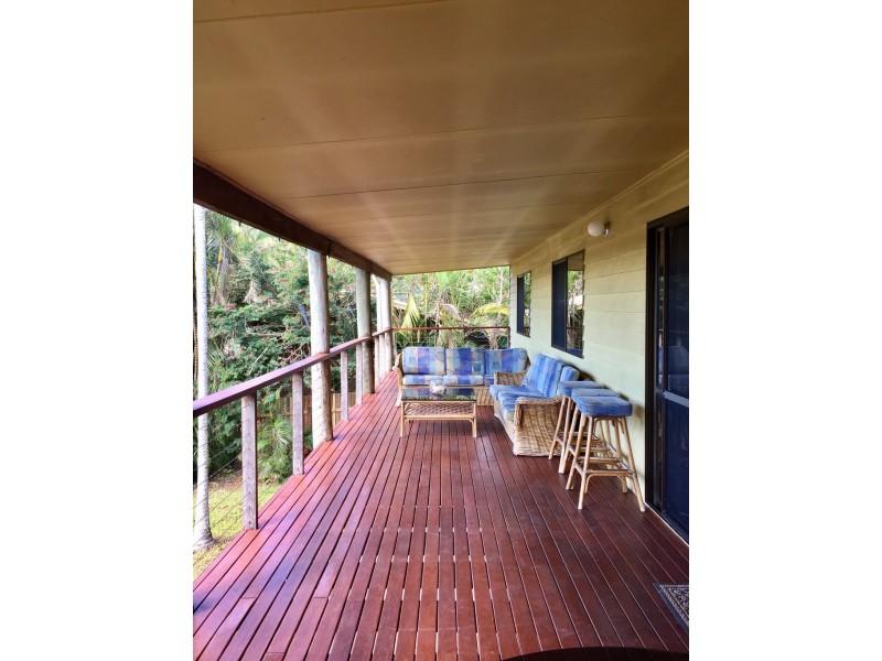 6 Country Road, Cannonvale QLD 4802