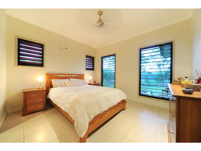 142 Kookaburra Drive, Cannonvale QLD 4802