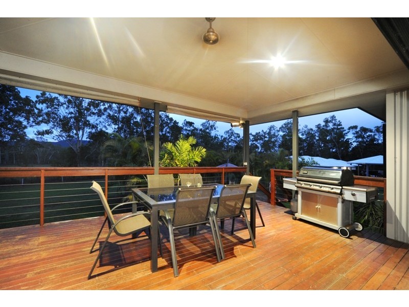 142 Kookaburra Drive, Cannonvale QLD 4802