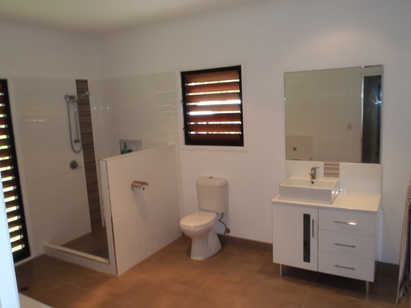 142 Kookaburra Drive, Cannonvale QLD 4802