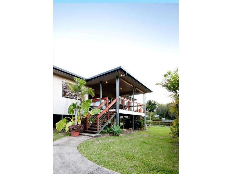 142 Kookaburra Drive, Cannonvale QLD 4802