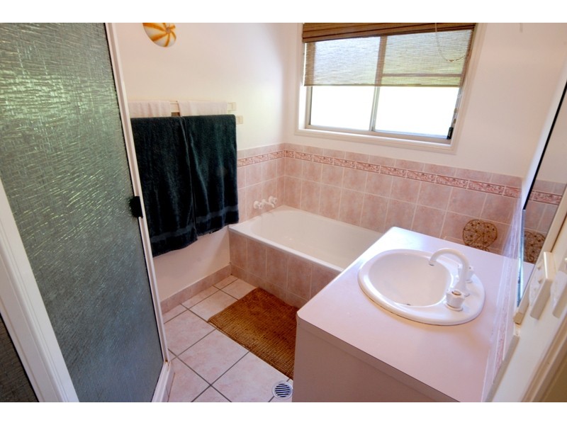 18 Kingfisher Terrace, Jubilee Pocket QLD 4802