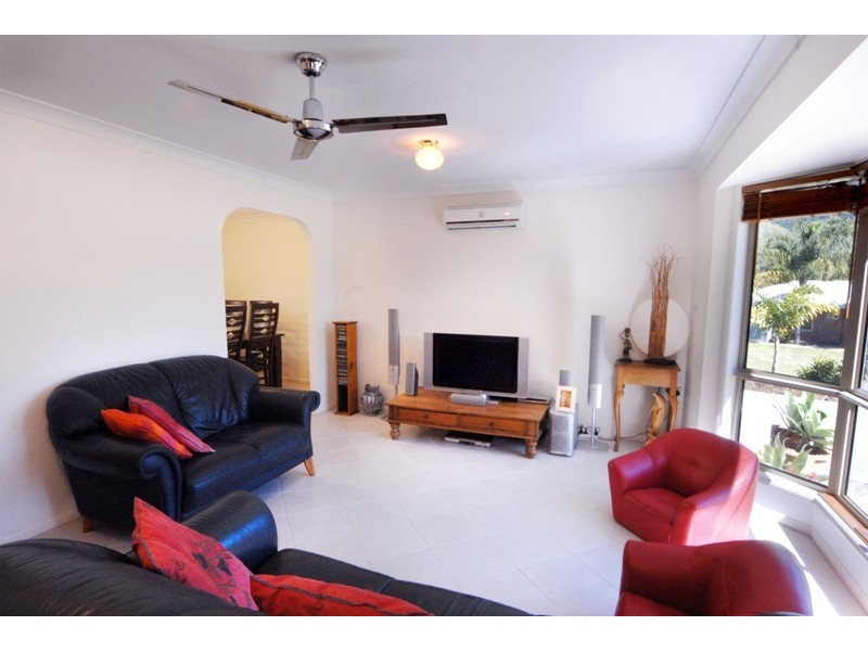 18 Kingfisher Terrace, Jubilee Pocket QLD 4802