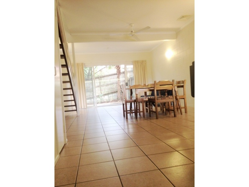 8/5 Eshelby Drive, Cannonvale QLD 4802