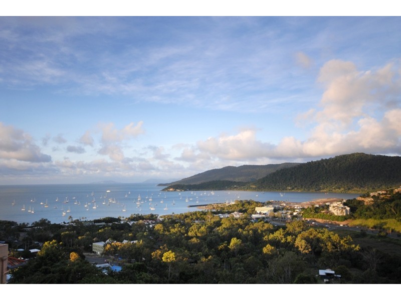 17/18 Seaview Drive, Airlie Beach QLD 4802