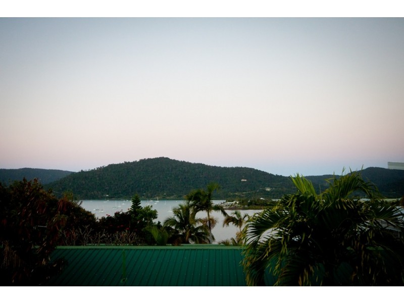 5 Summit Avenue, Airlie Beach QLD 4802