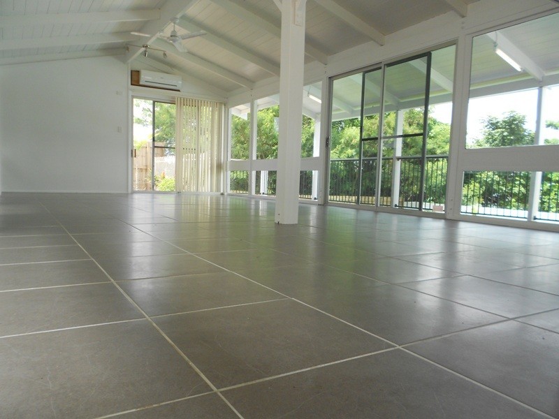 5 Summit Avenue, Airlie Beach QLD 4802