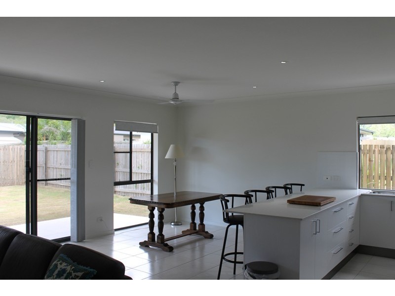 69 Parker Road, Cannonvale QLD 4802